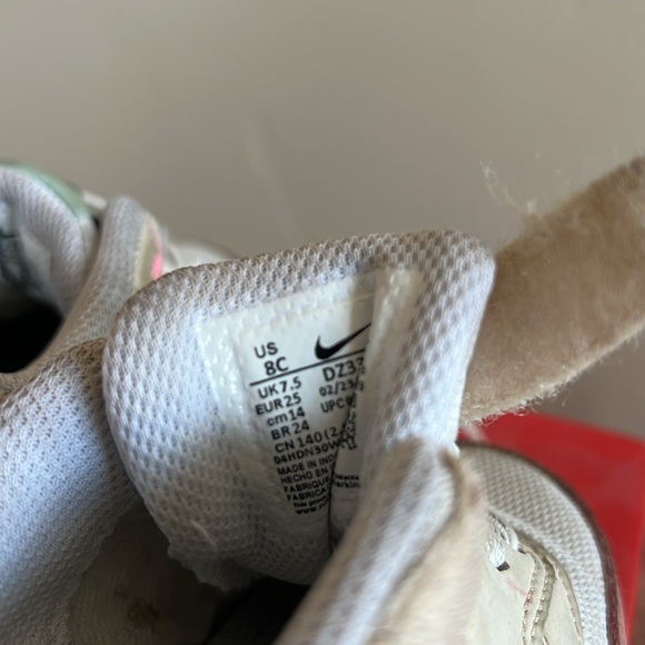 Nike Air Max 1 Easyon PS in Pink and Cream - Picture 5 of 6